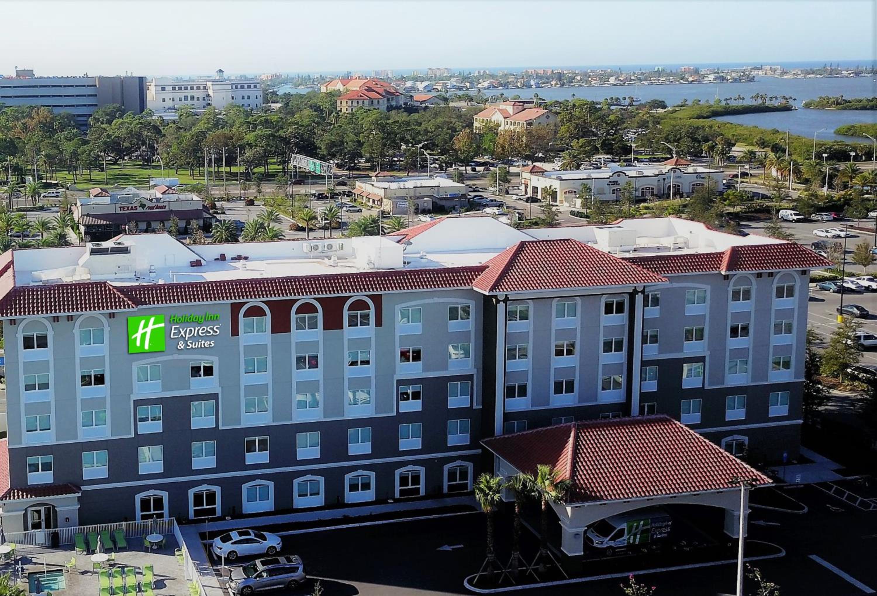 Hotel Holiday Inn Express & Suites St. Petersburg - Madeira Beach By Ihg