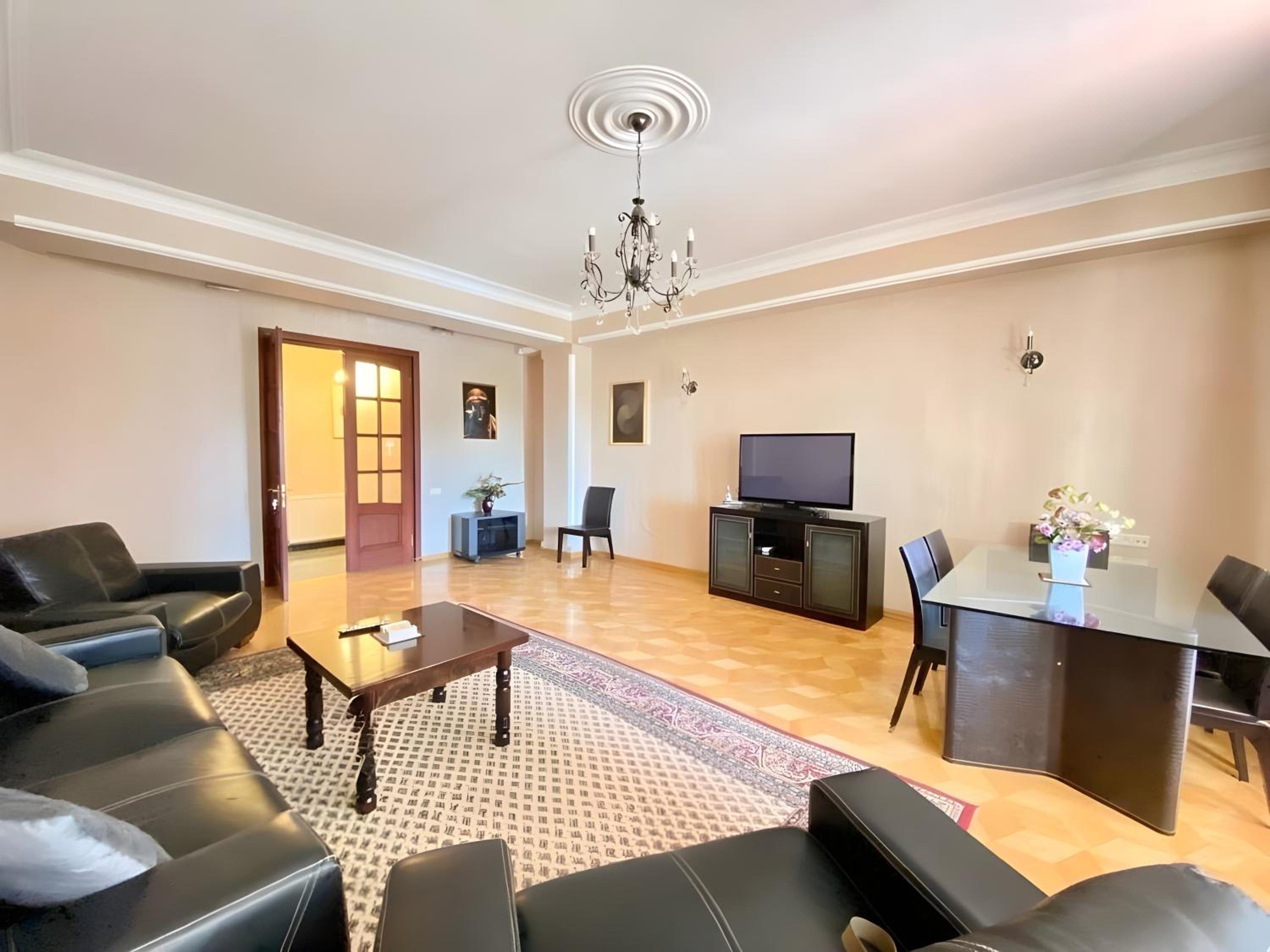 King-size Apartment in the Heart of Tbilisi view 2