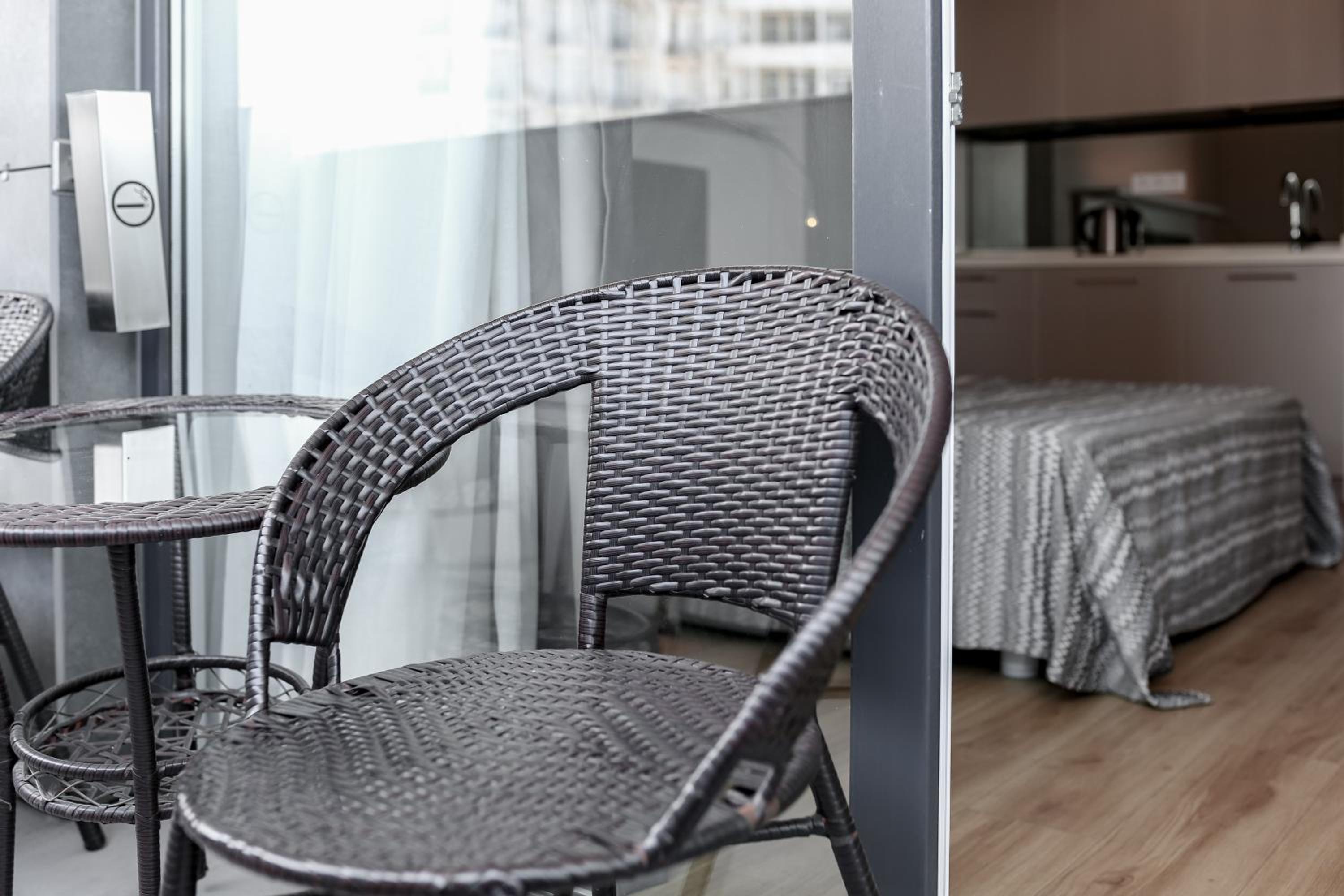 Courtyard Seaside Apartment