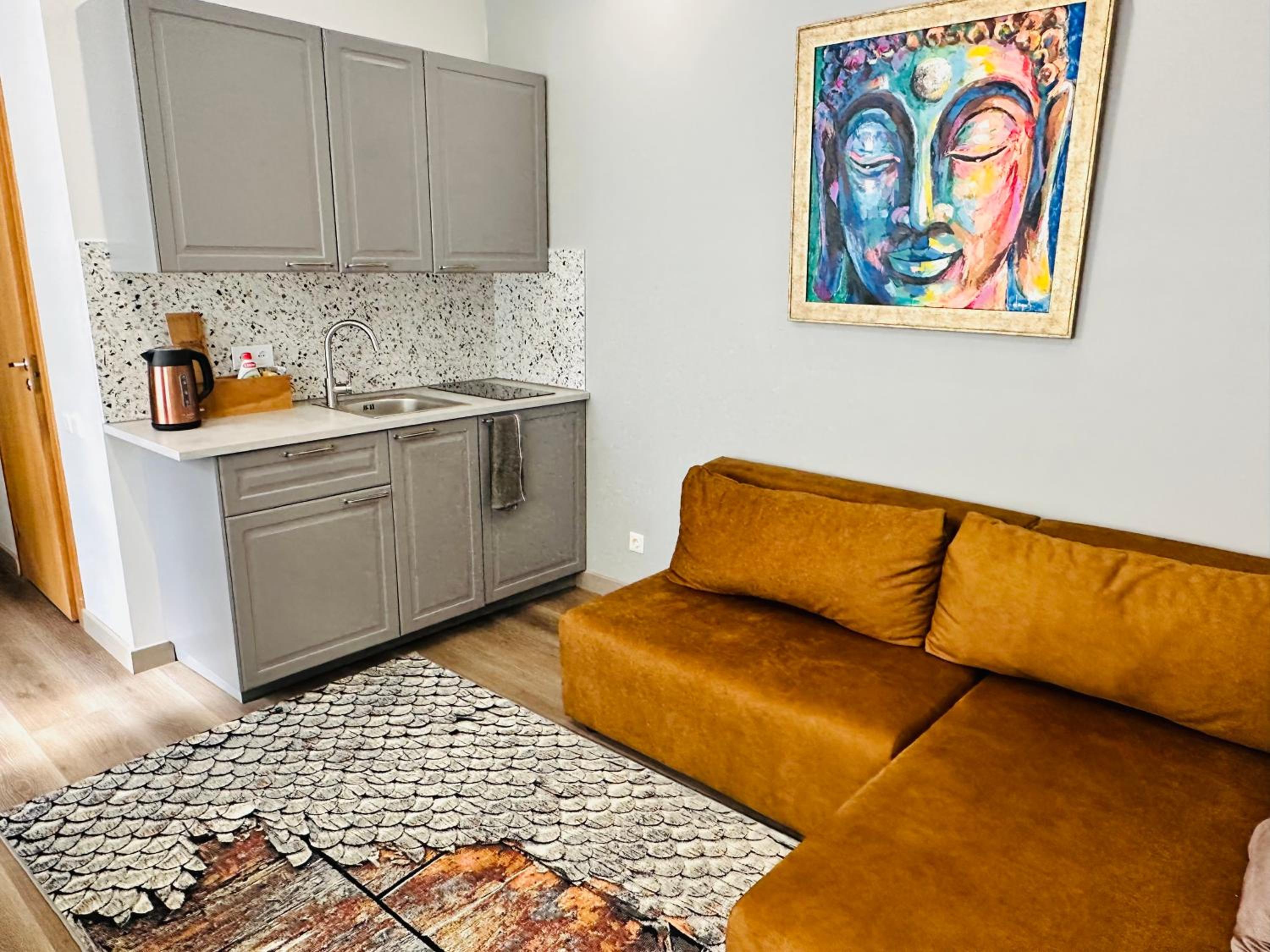 White LUX apartments next to the Old town with free parking view 3