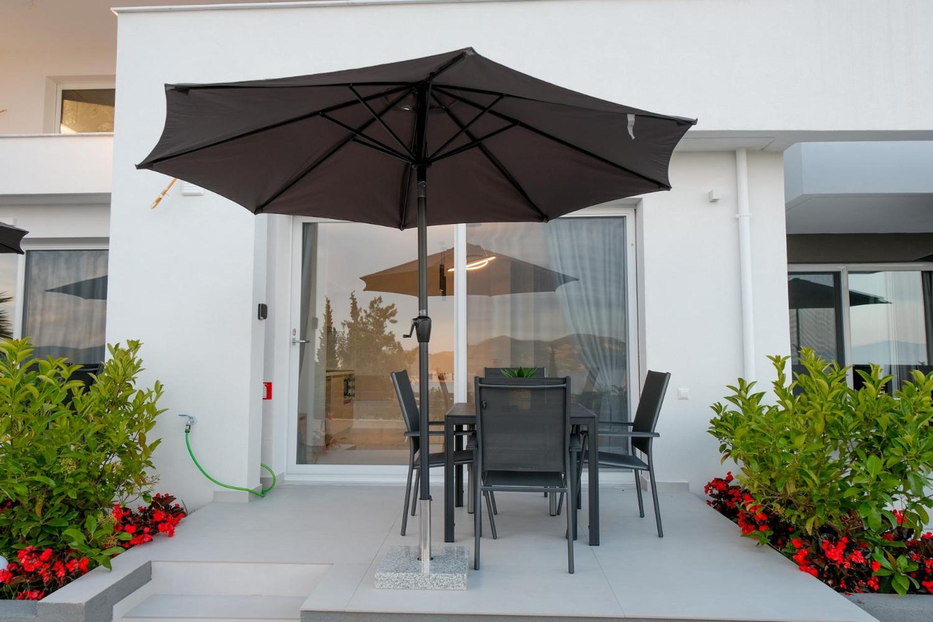 Aquarama Suites