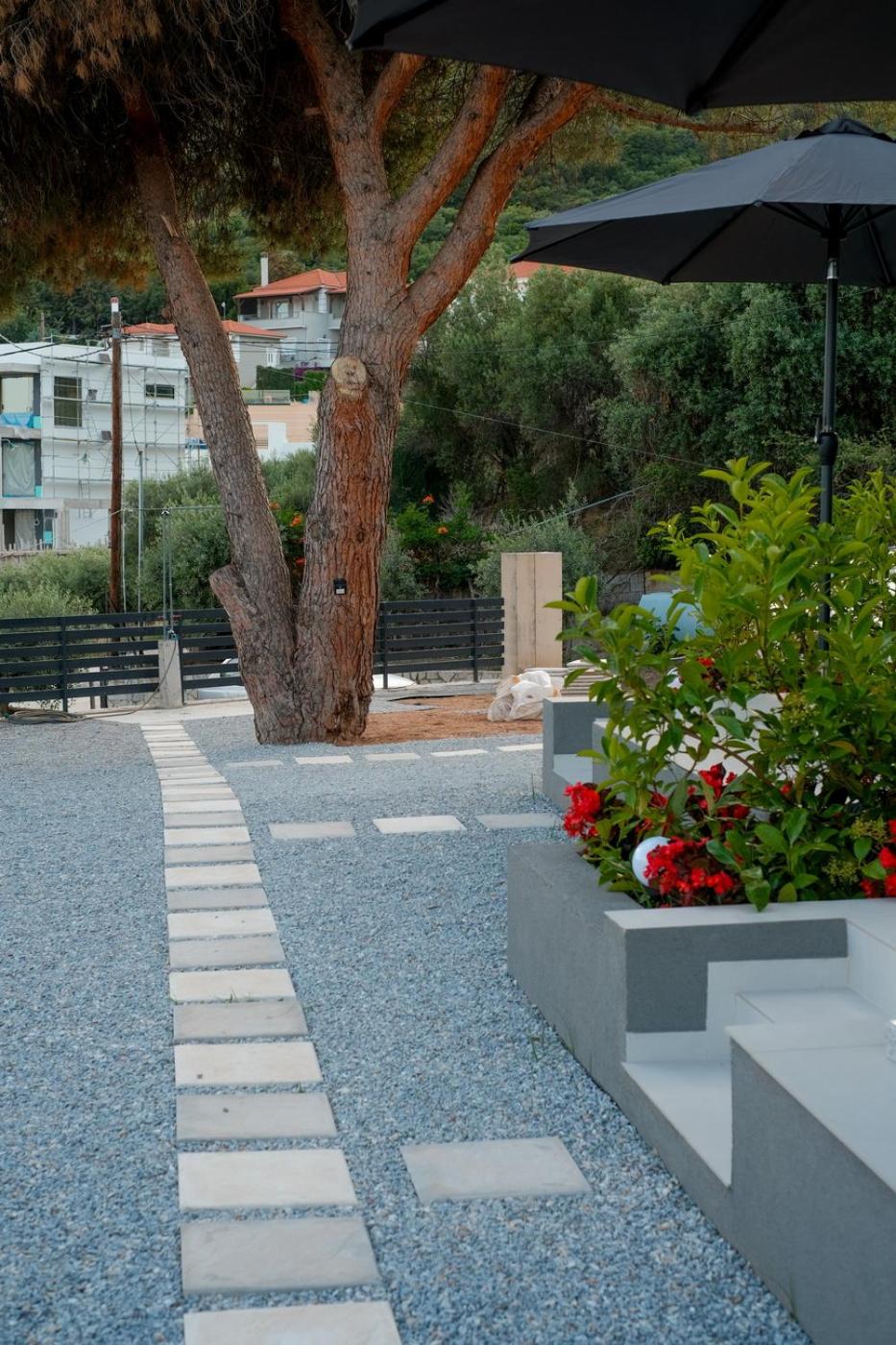 Aquarama Suites