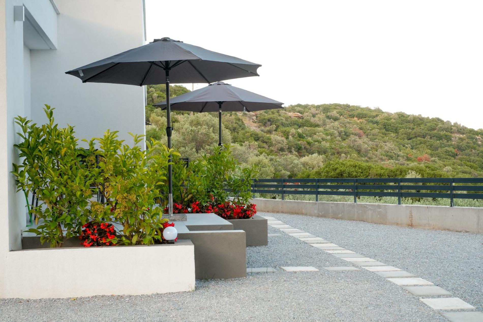 Aquarama Suites