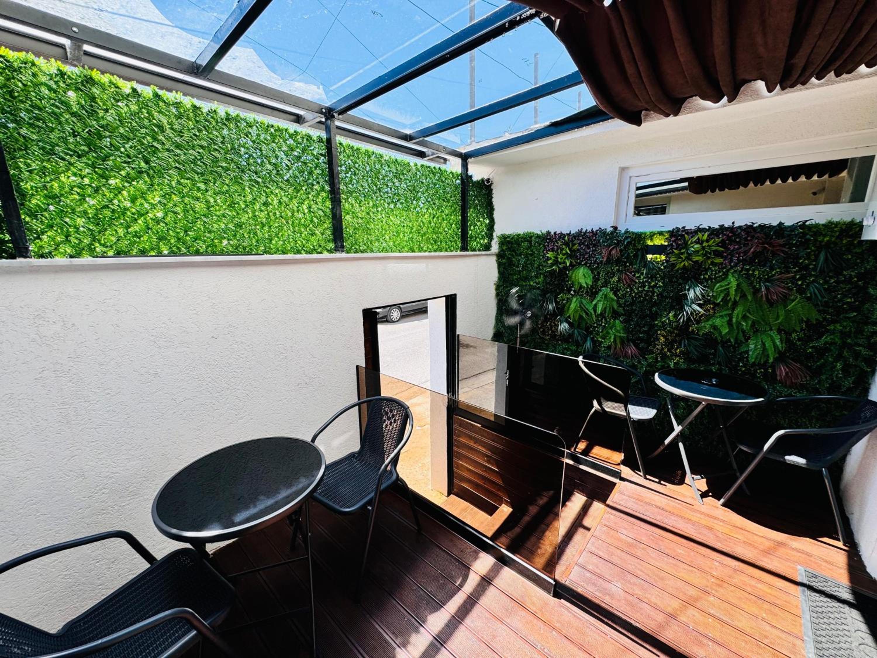 Green Luxe Suites