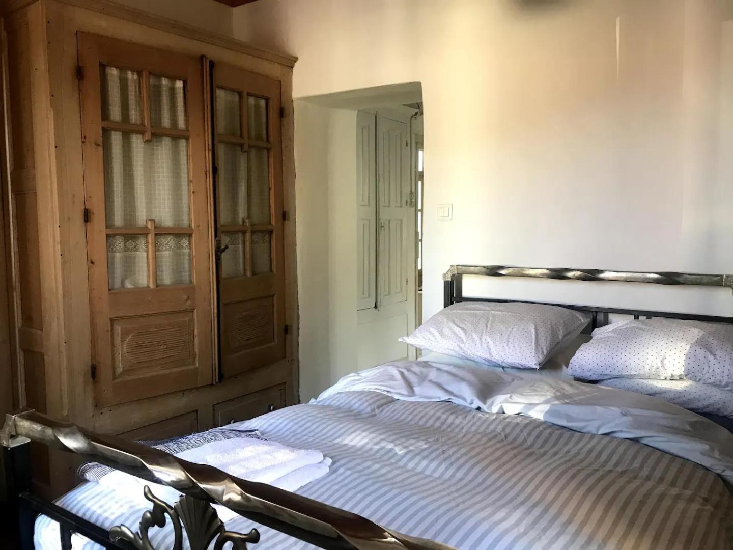 Lesbos Hideaway