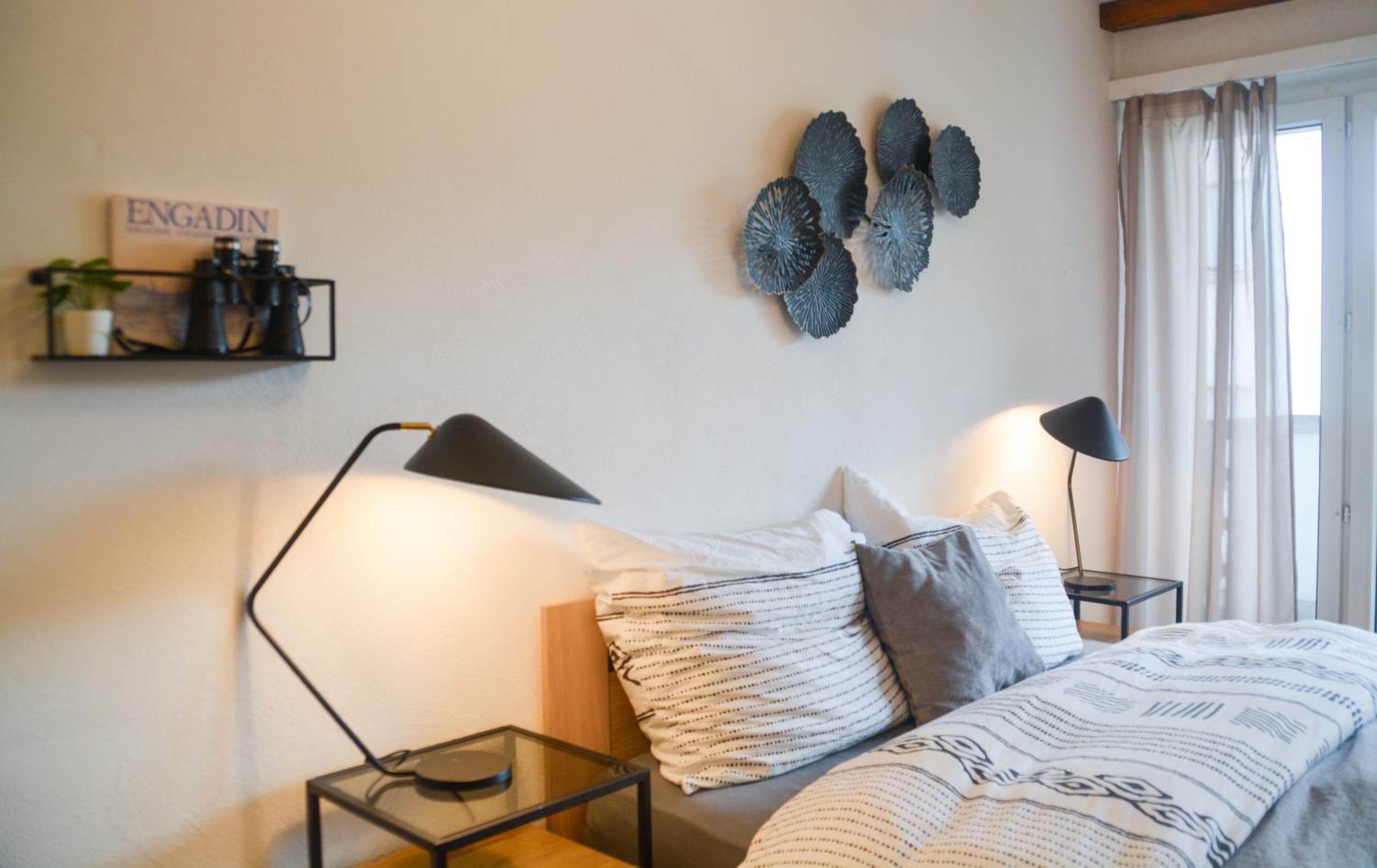 swissme - modernes Studio am Sportplatz mit Balkon & Parkplatz