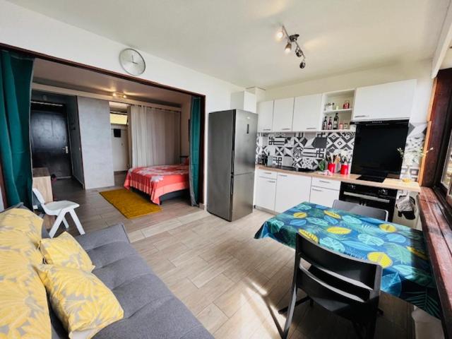 Studio Anaiti - Calme, proche centre-ville, ferry & aéroport