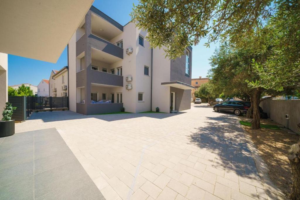 Apartments Dobrenić