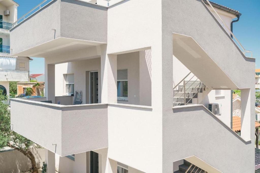 Apartments Dobrenić