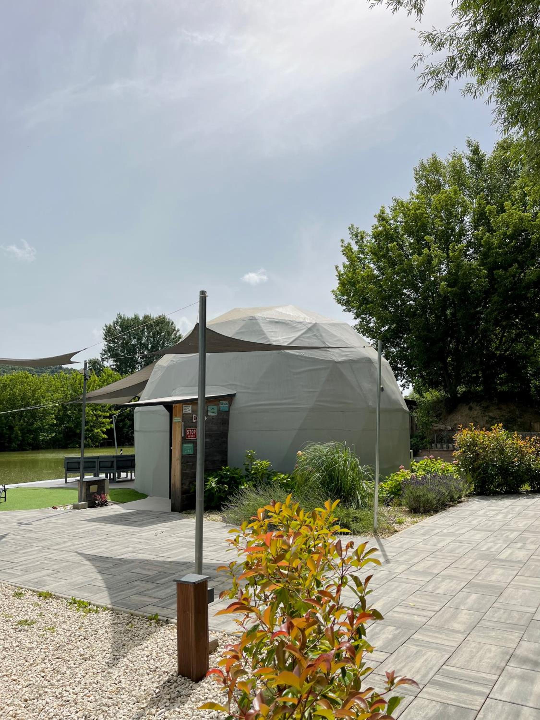 DOMEGLAMPING at FISHINGLAKE