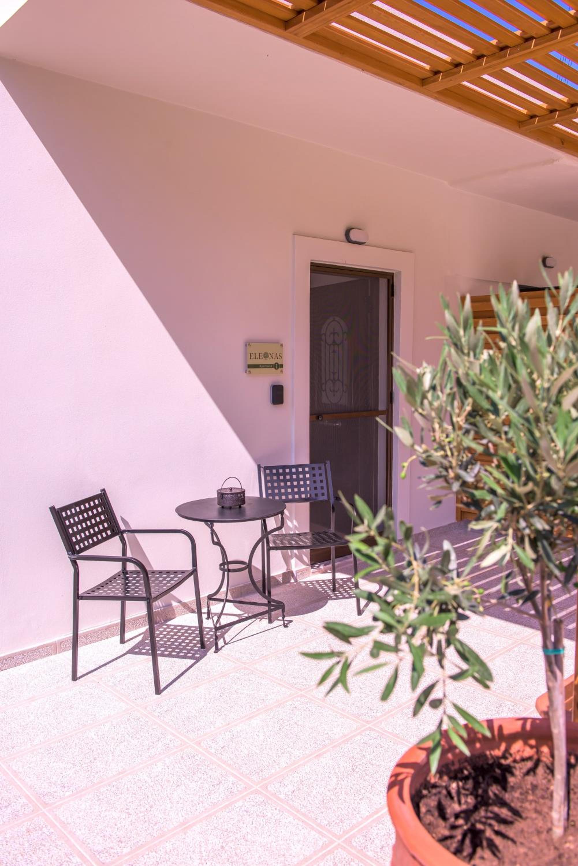 Eleonas Aparments 1