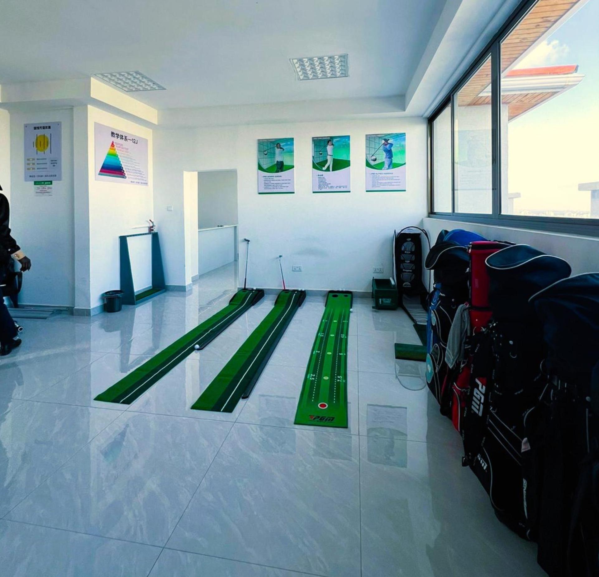 The African Artisan 3BR and SQ Apartment