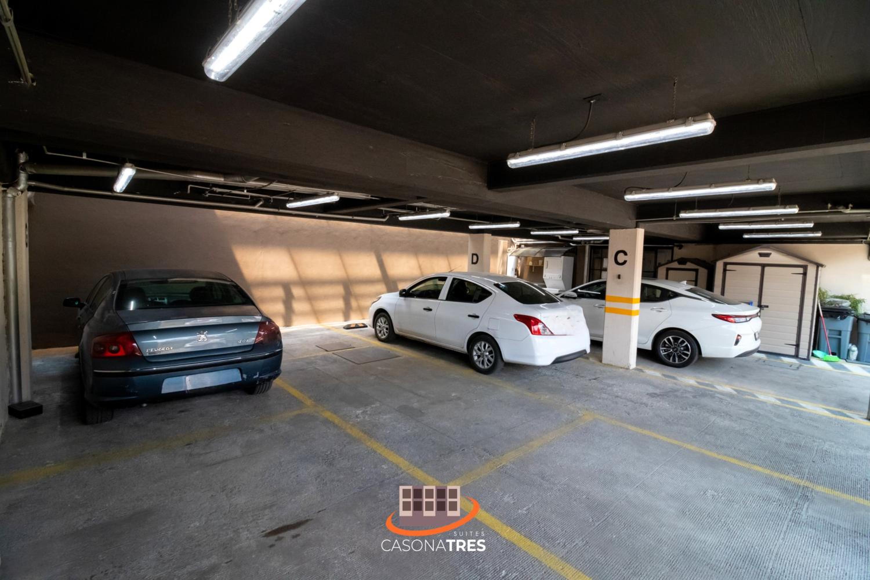 S01 SUITE KING SIZE Premium Frente al TEC CEM con Cocineta WiFi Balcón Parking Terraza photo 4