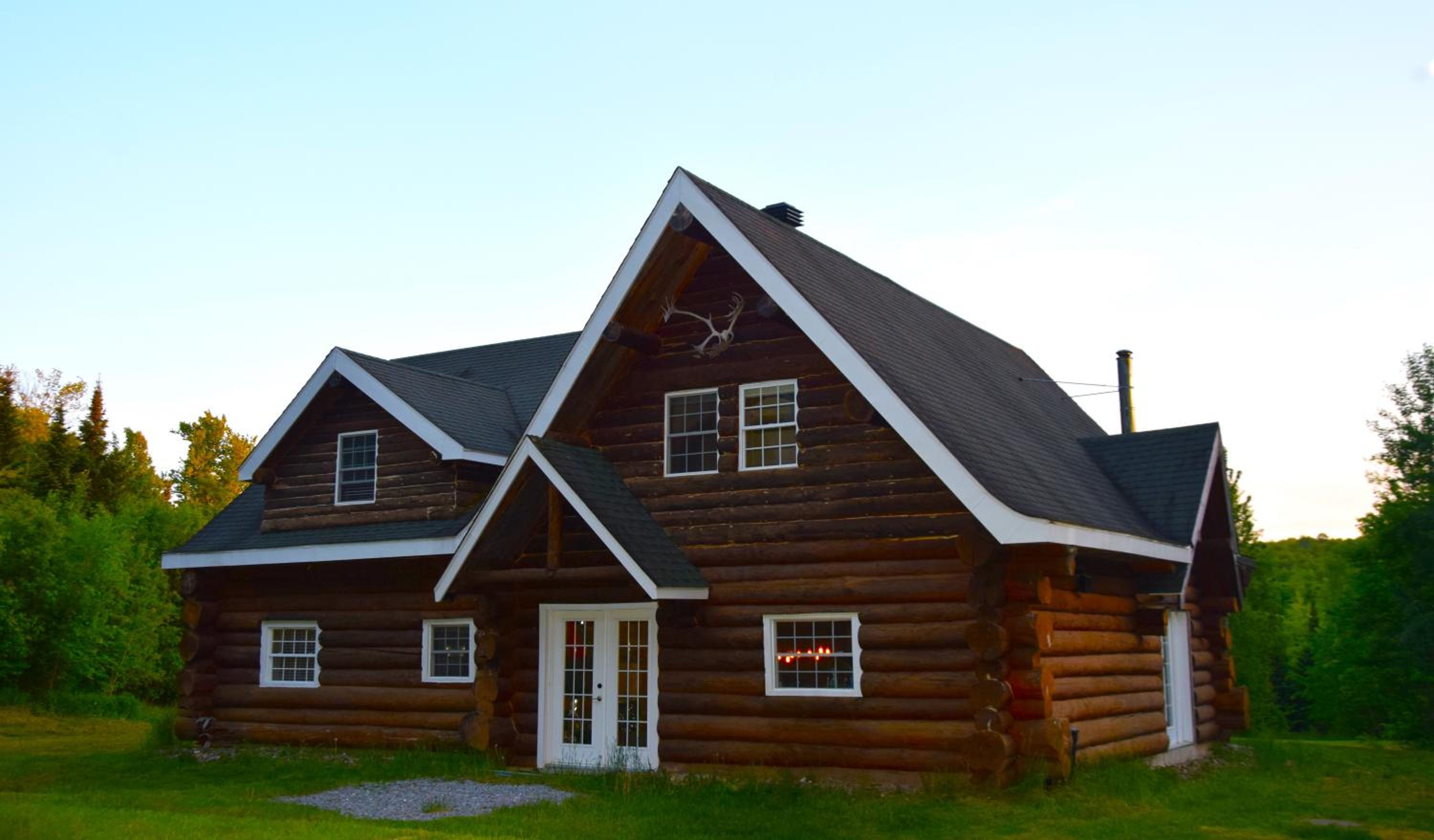 Chalet en bois rond des Perséides