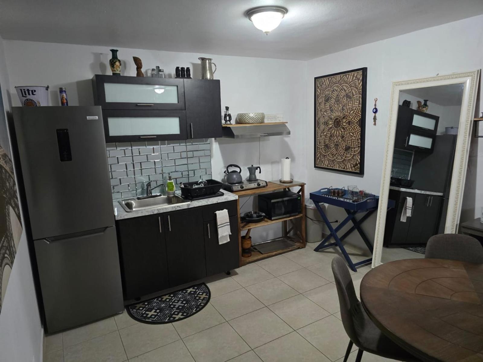 Beautiful Private Villa with Summer-Ready Pool, An Oasis in the City view 4