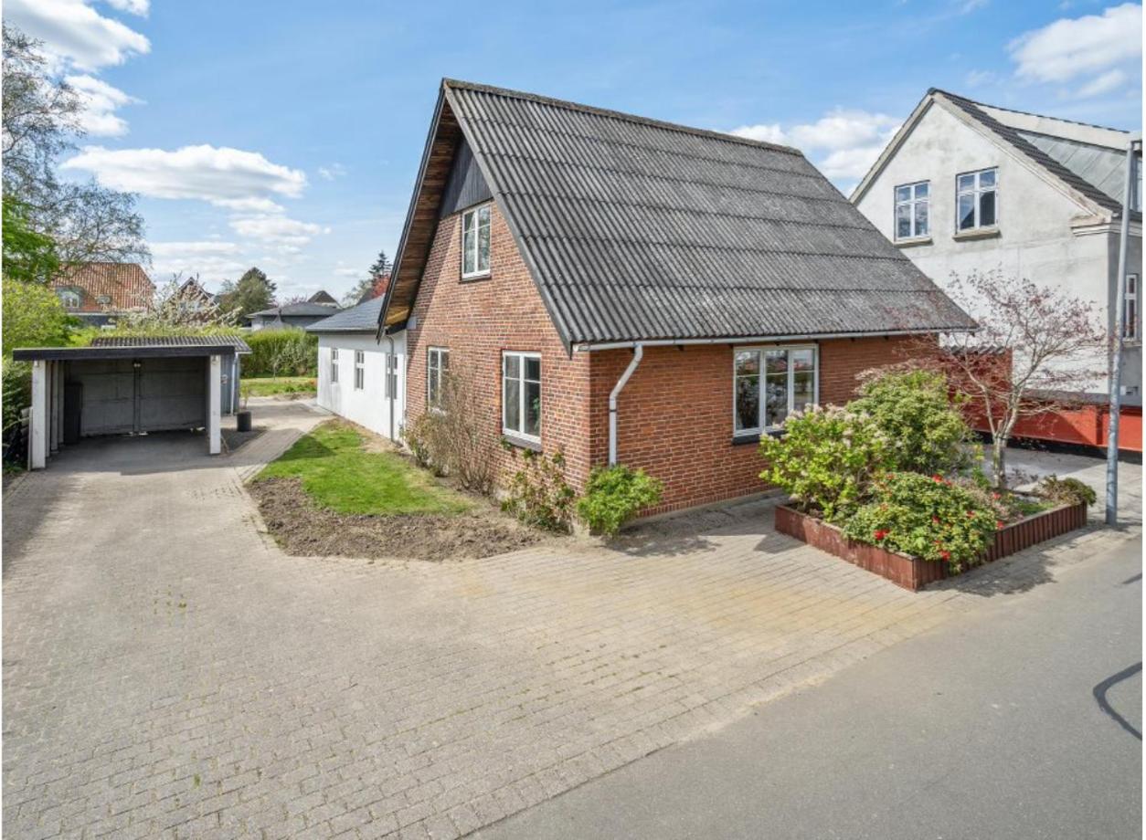 Hotel Dejligt hus i et roligt område - Image 1