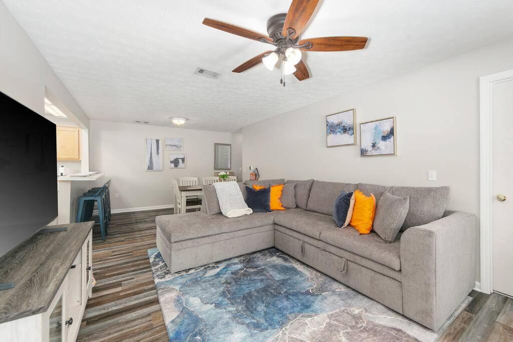 Vibrant Living Near Auburn University l 4BR 4BA view 2