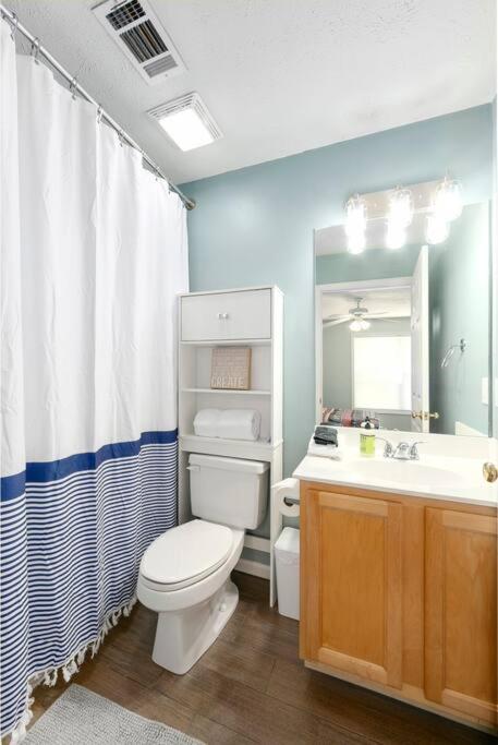 Vibrant Living Near Auburn University l 4BR 4BA view 4