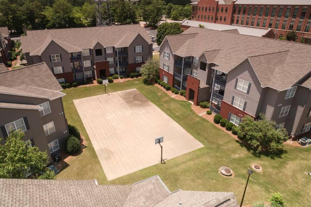 Vibrant Living Near Auburn University l 4BR 4BA view 5