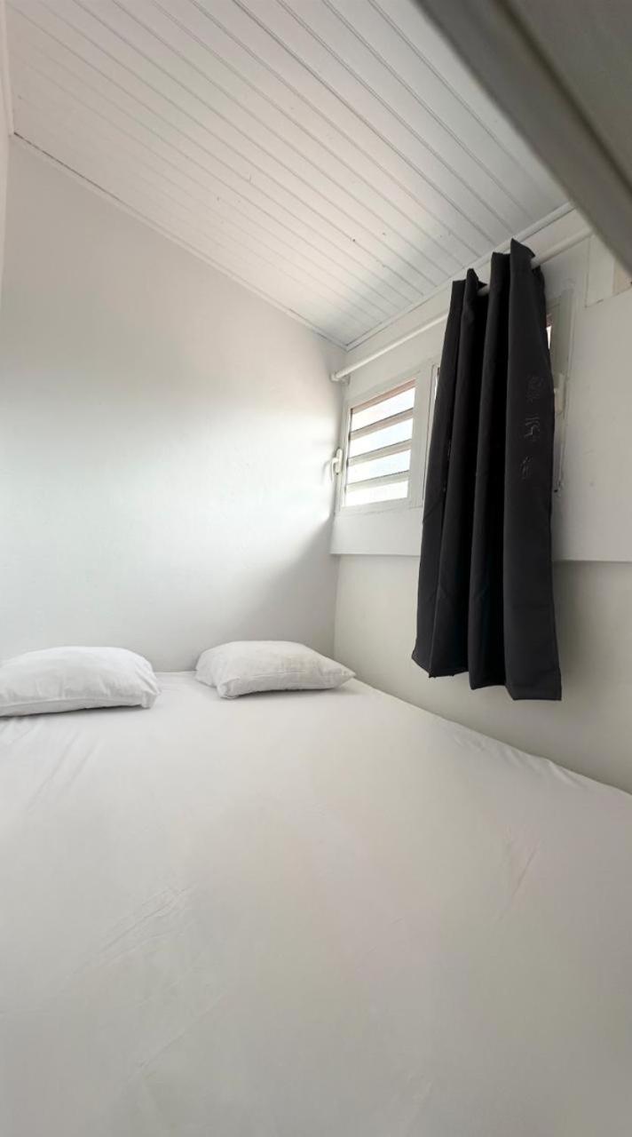 Tartane Logement familial en bord de mer avec accès direct plage & surf
