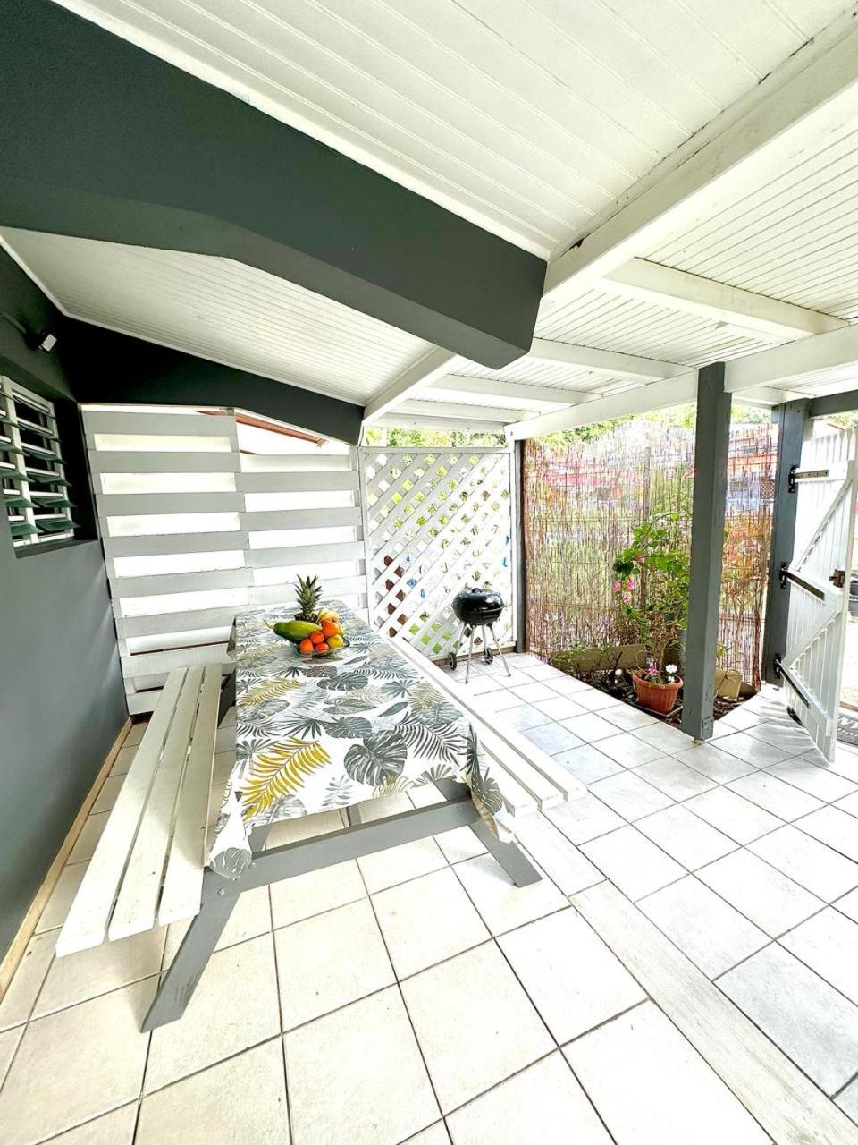 Tartane Logement familial en bord de mer avec accès direct plage & surf