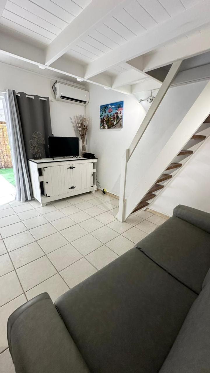 Tartane Logement familial en bord de mer avec accès direct plage & surf
