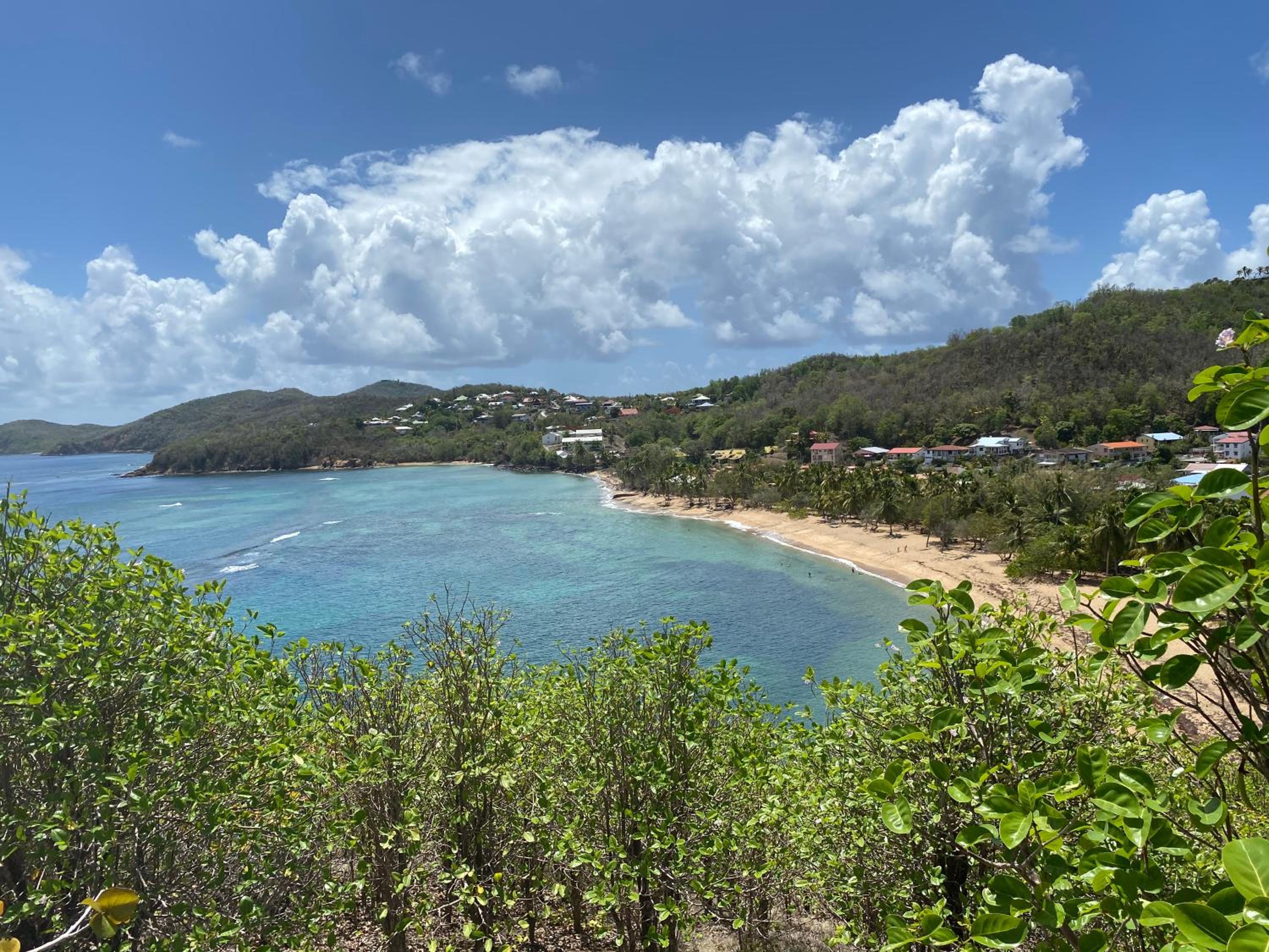 Tartane Logement familial en bord de mer avec accès direct plage & surf