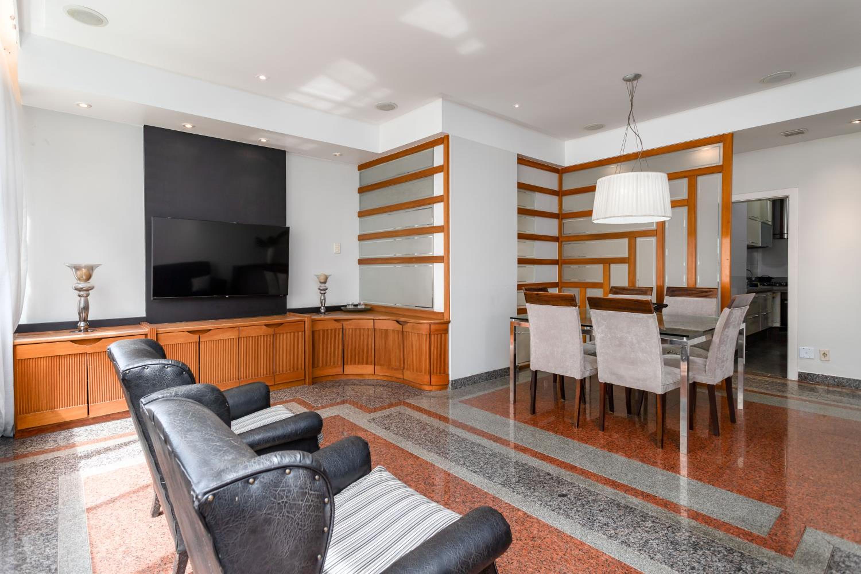 APT com vista em Copacabana Posto 3