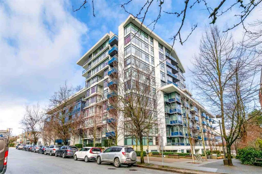 Relocation special -Kits garden View Condo