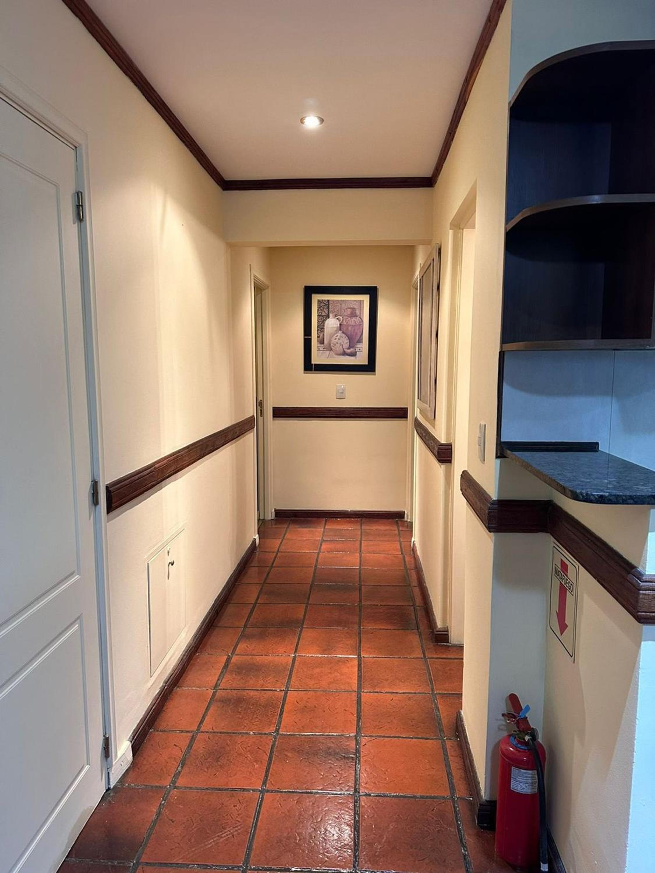 Viejo Lobo - Aunaisin apartamento sobre calle principal