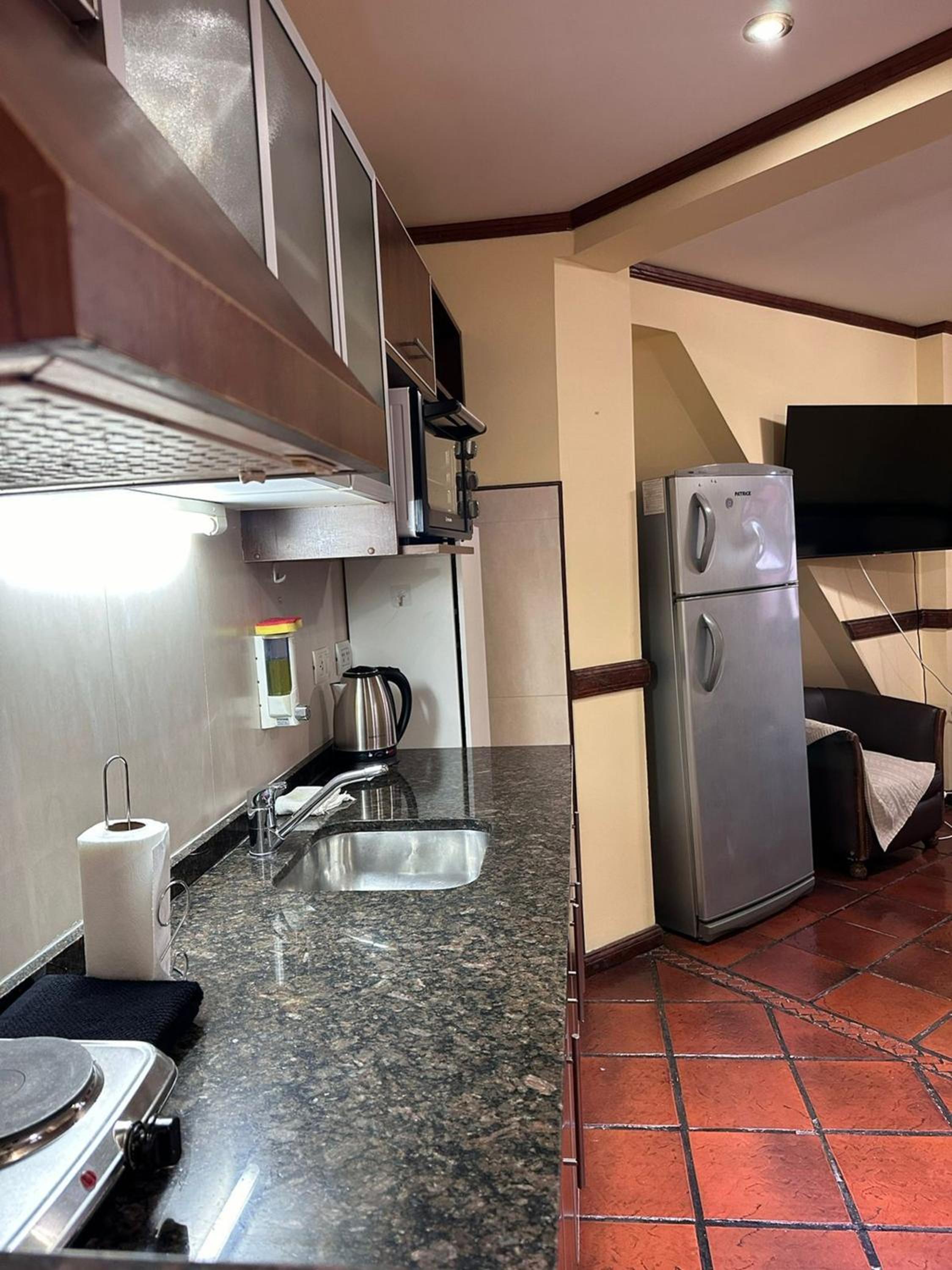 Viejo Lobo - Aunaisin apartamento sobre calle principal