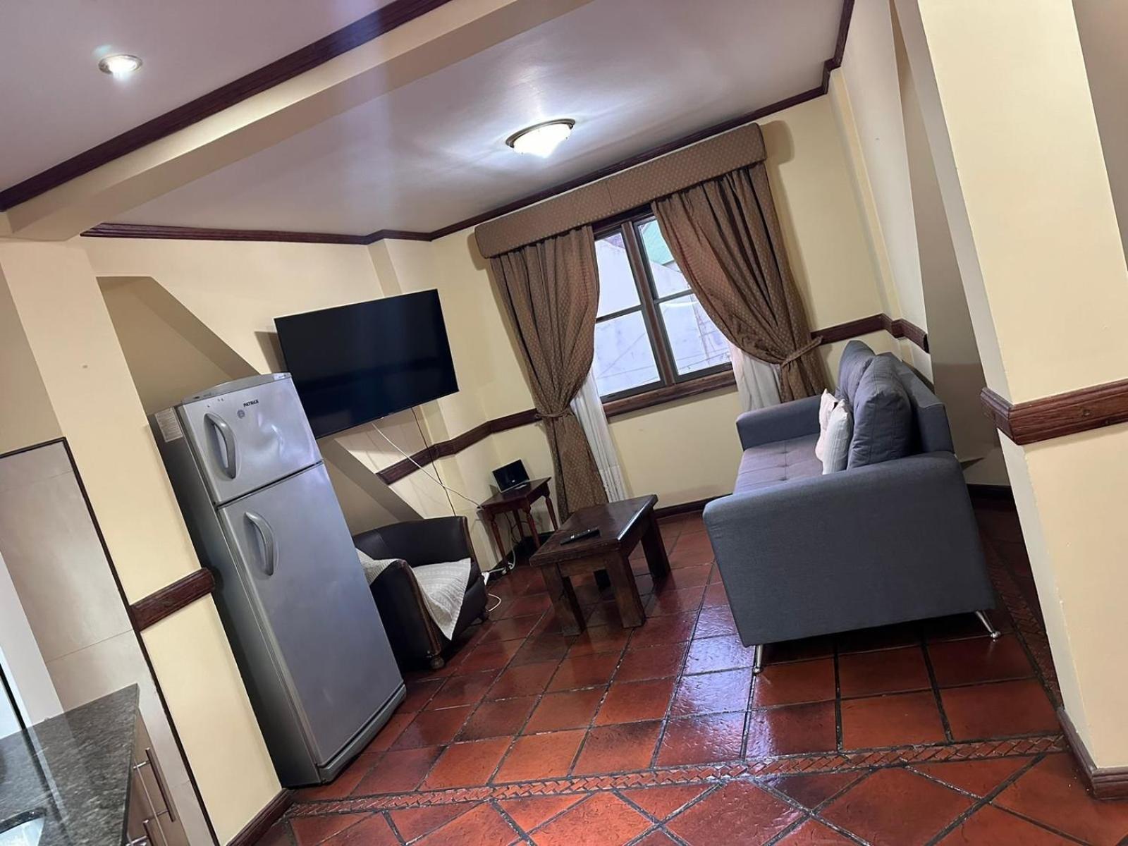 Viejo Lobo - Aunaisin apartamento sobre calle principal