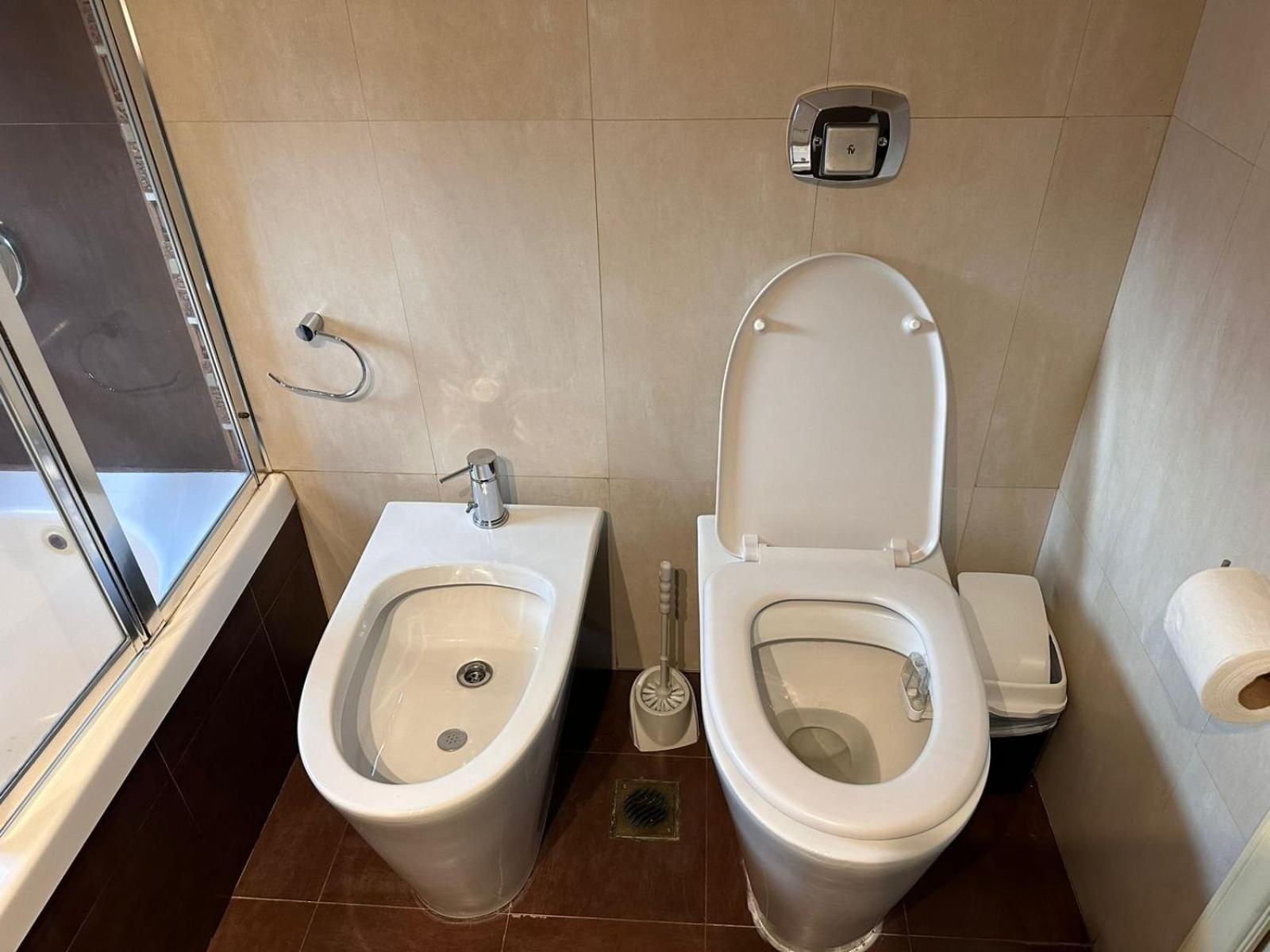 Viejo Lobo - Aunaisin apartamento sobre calle principal
