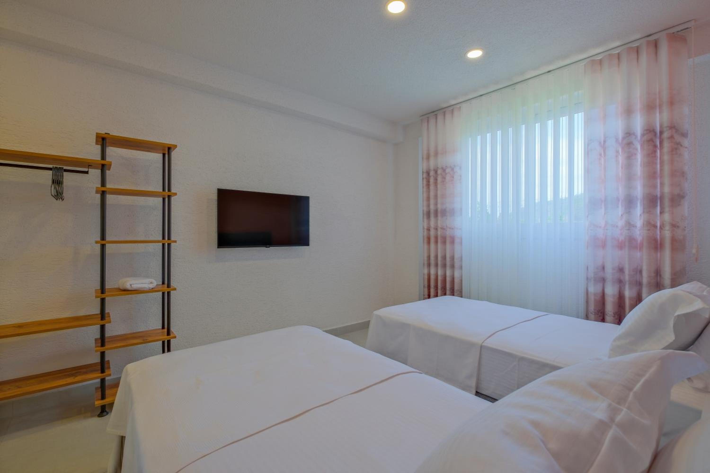 Woynpoint Villa Uzay