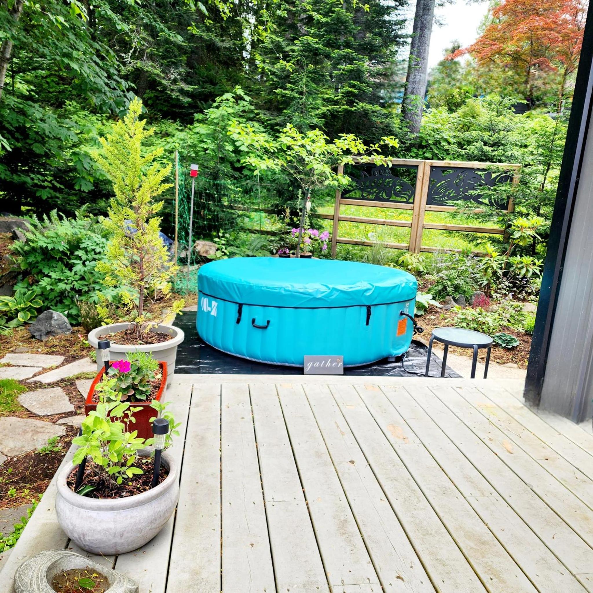 Tiny House with Hot Tub, close to golf and skiing!!