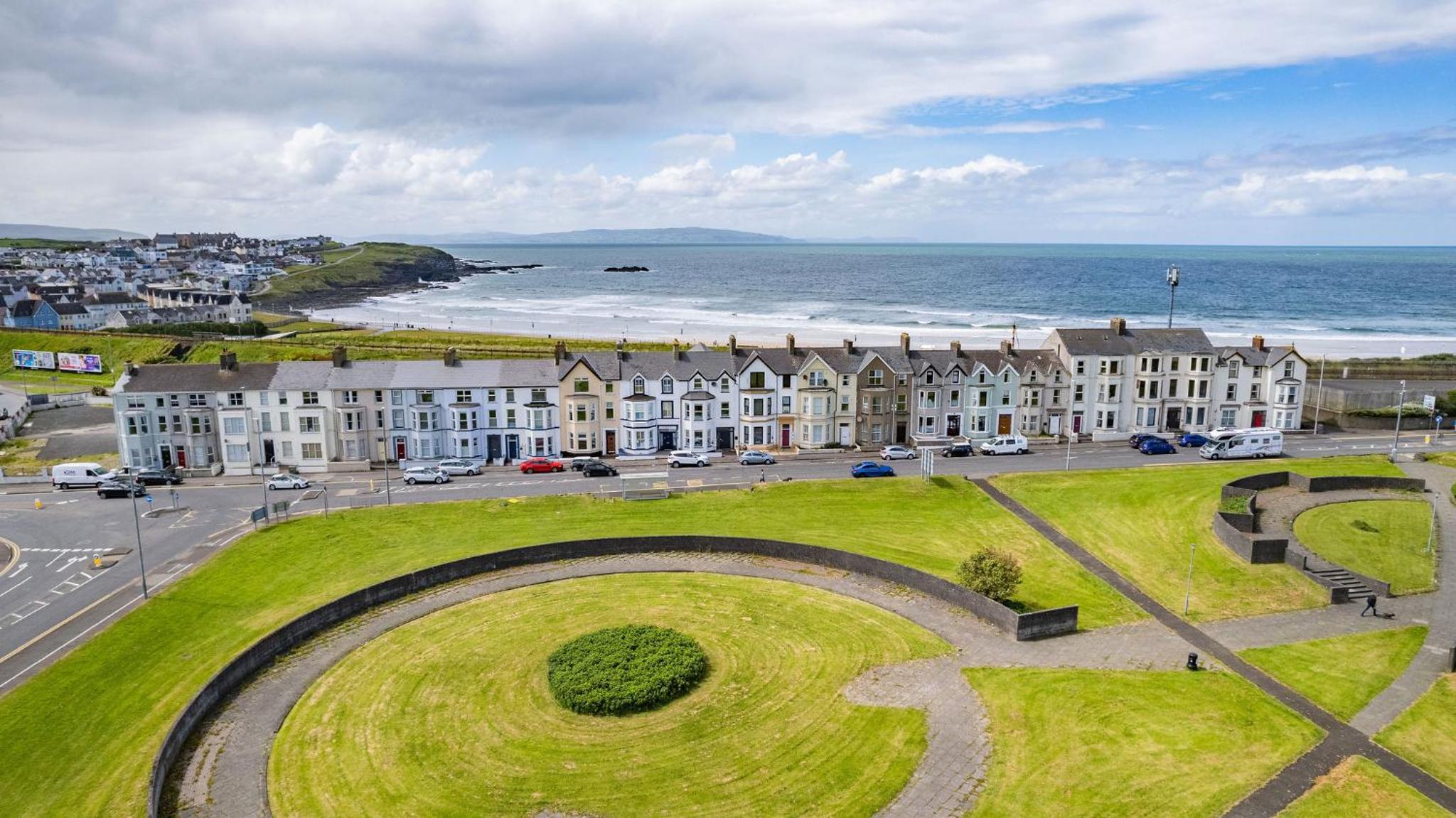 Panoramic Sea View Beach Apartment - Dunluce Park 6, photo 47