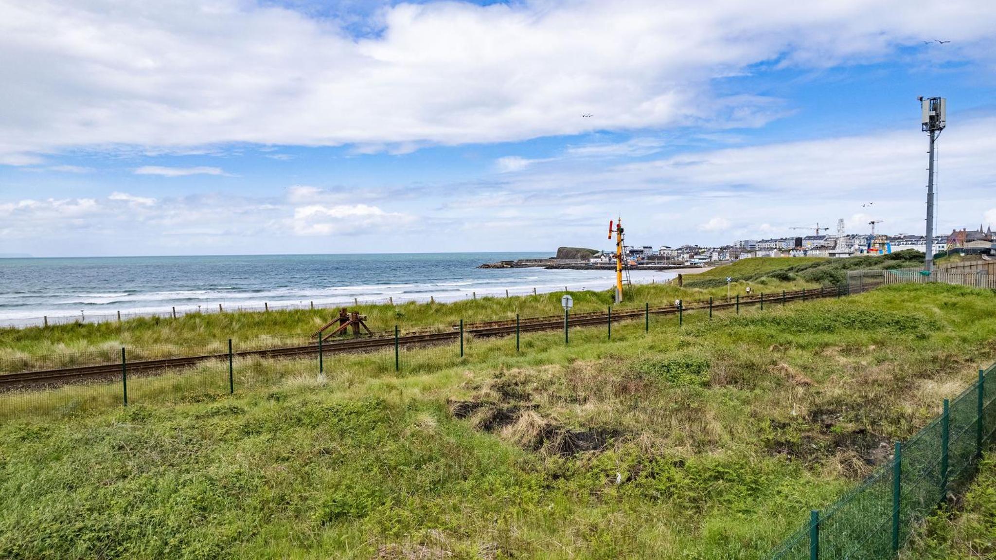 Panoramic Sea View Beach Apartment - Dunluce Park 6, photo 59