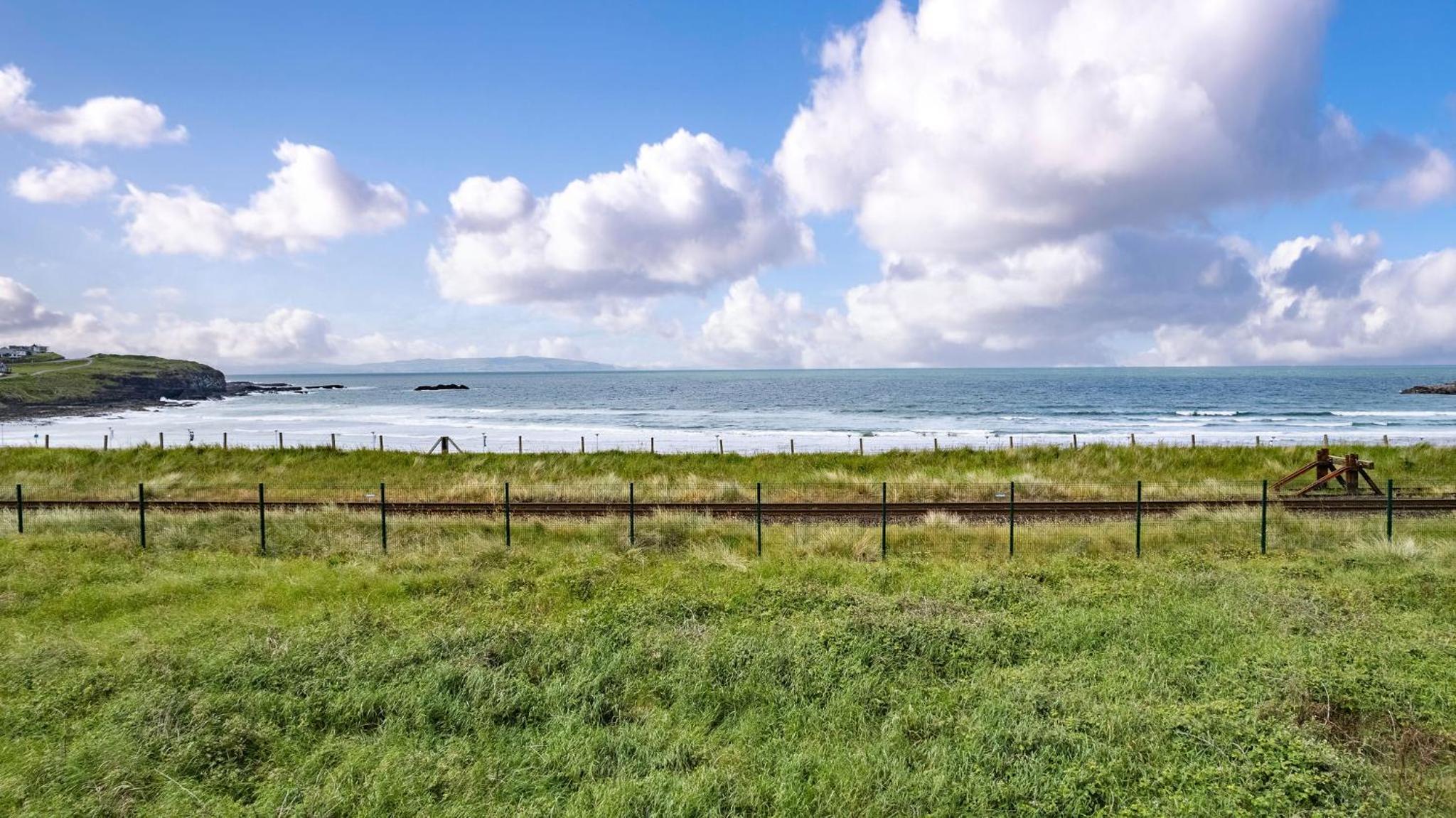 Panoramic Sea View Beach Apartment - Dunluce Park 6, photo 70
