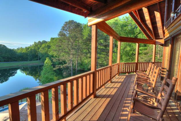 Down by the Water by Eden Crest Vacation Rentals view 3