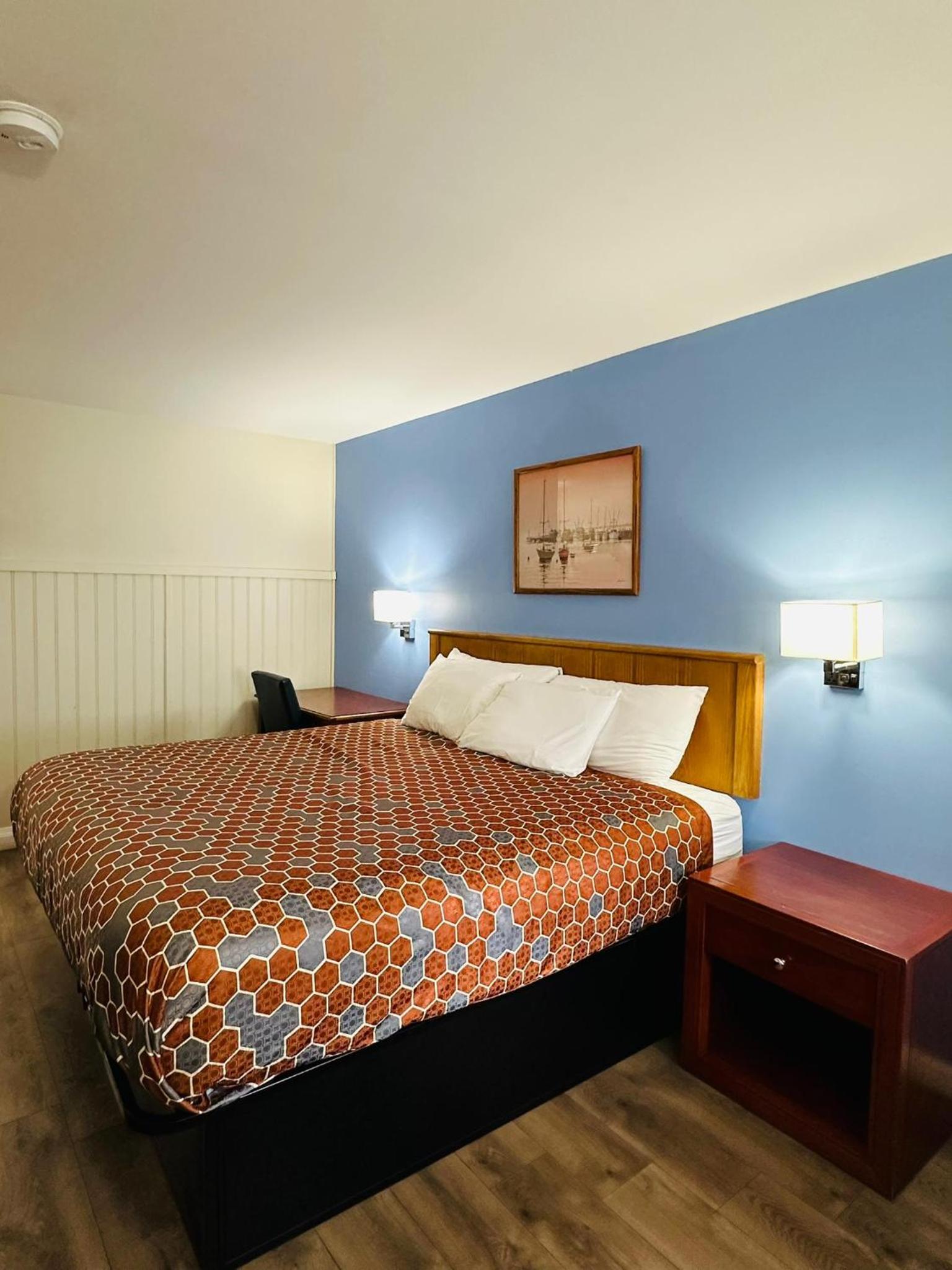 Hampton Motor Inn