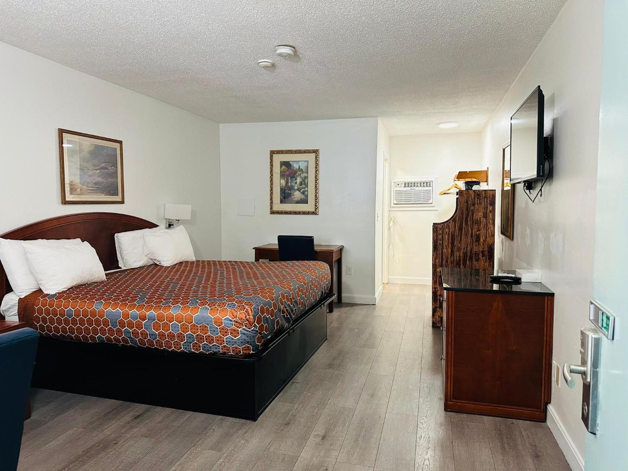 Hampton Motor Inn