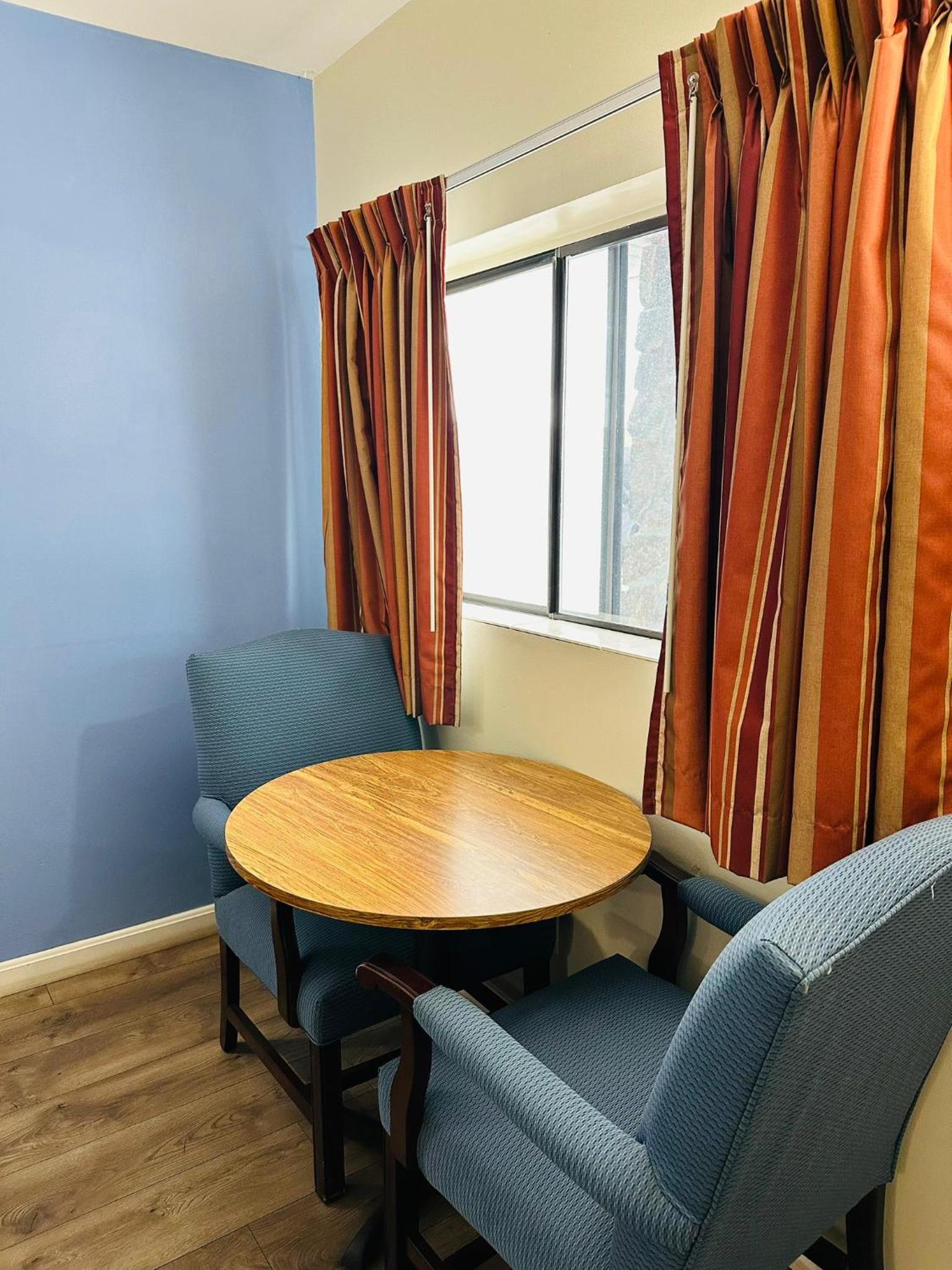 Hampton Motor Inn