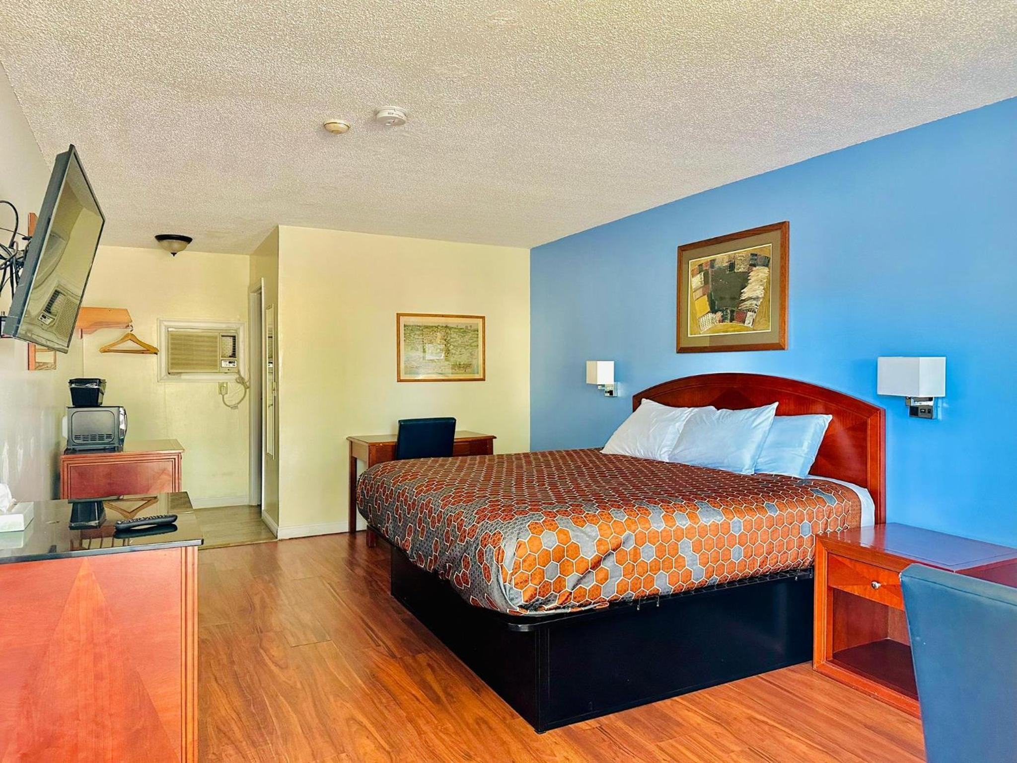Hampton Motor Inn