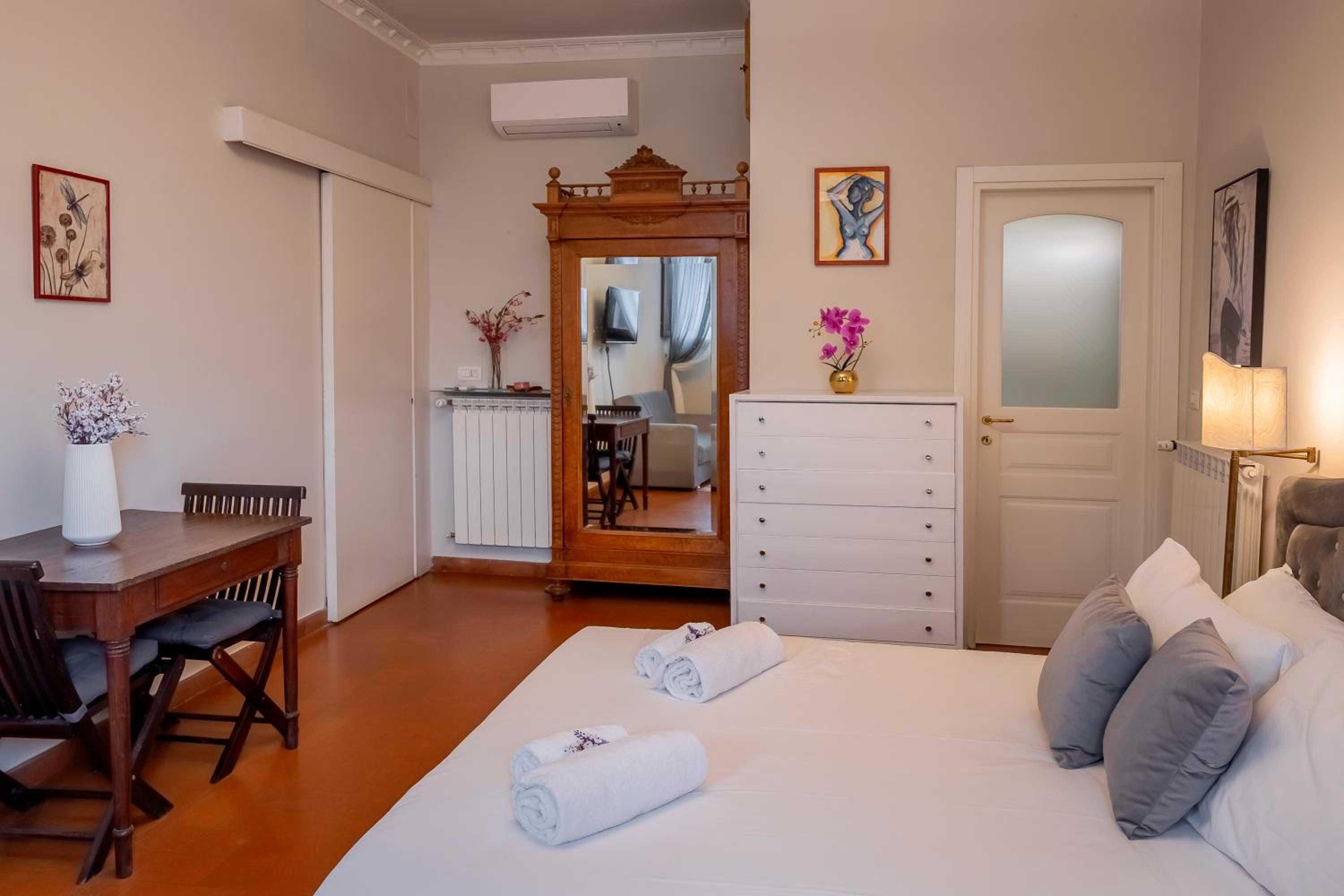 LUNGARNO FLORENCE APARTMENT