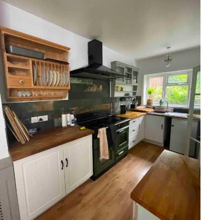 Central Exeter Home view 4