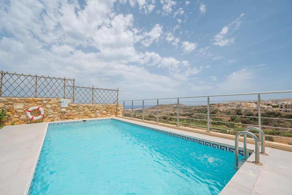 Clifftop Lodge