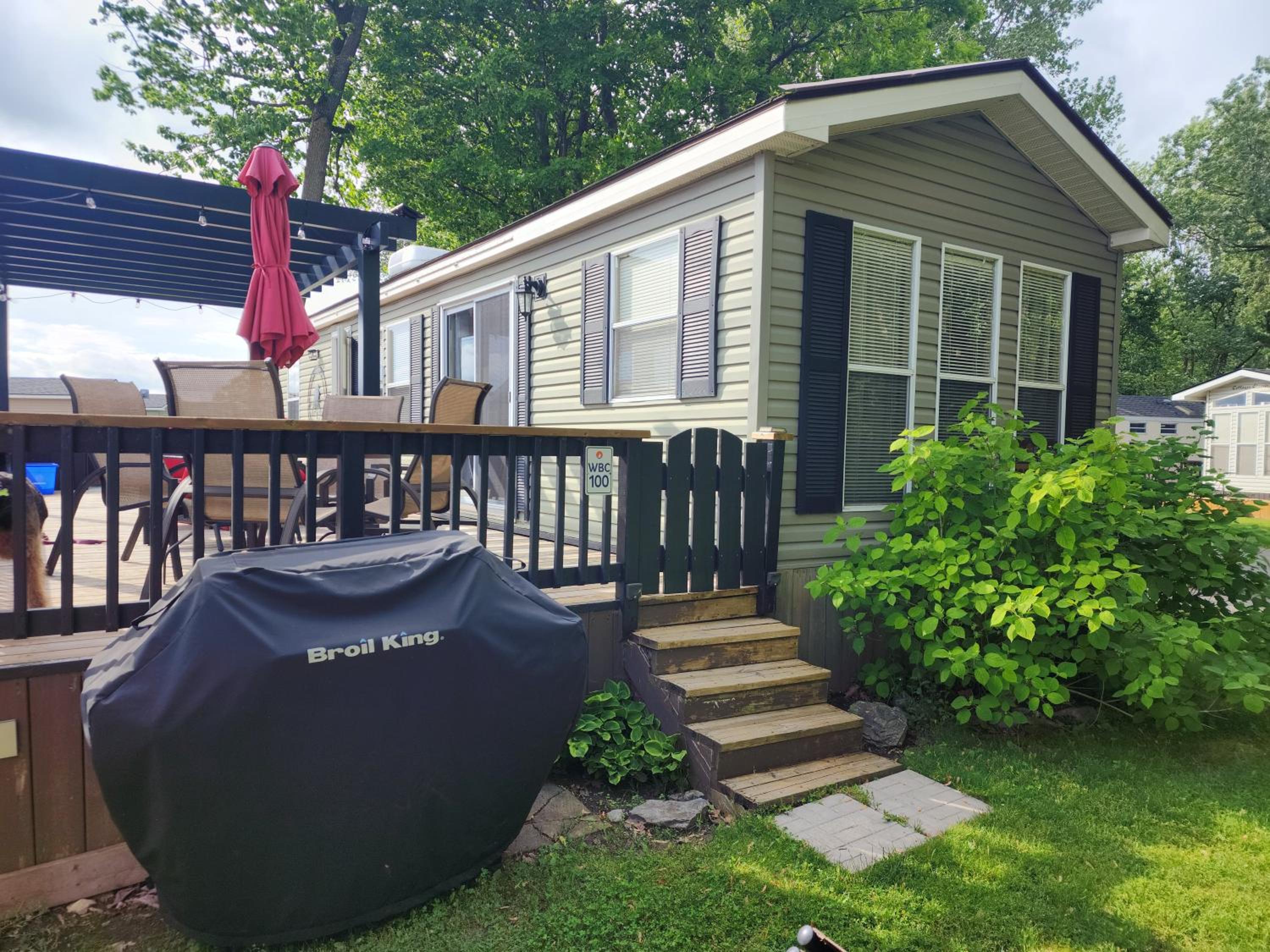 2 BR Cottage with Lake View at Sherkston Resort, Sleep 6