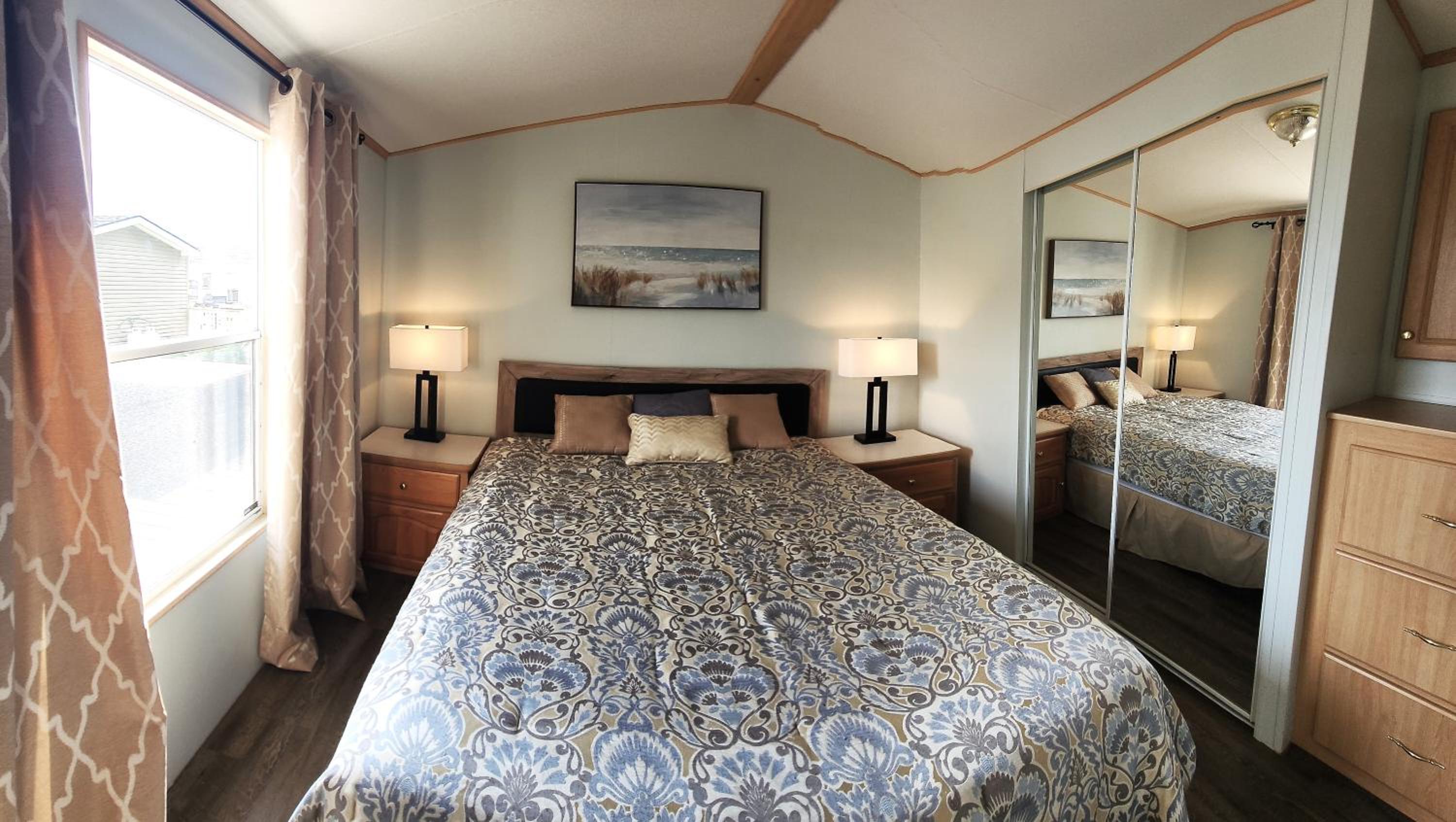 2 BR Cottage with Lake View at Sherkston Resort, Sleep 6