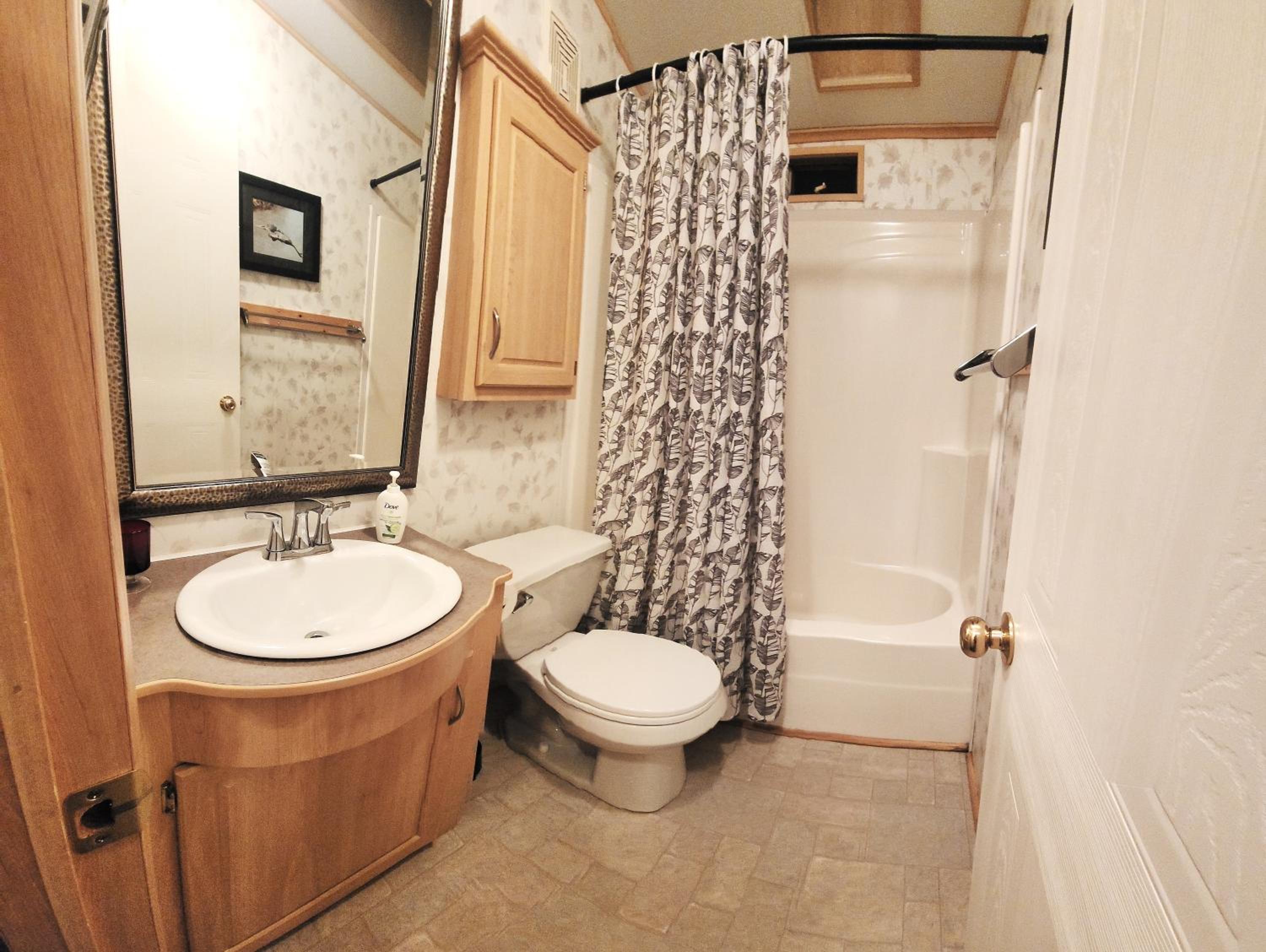 2 BR Cottage with Lake View at Sherkston Resort, Sleep 6