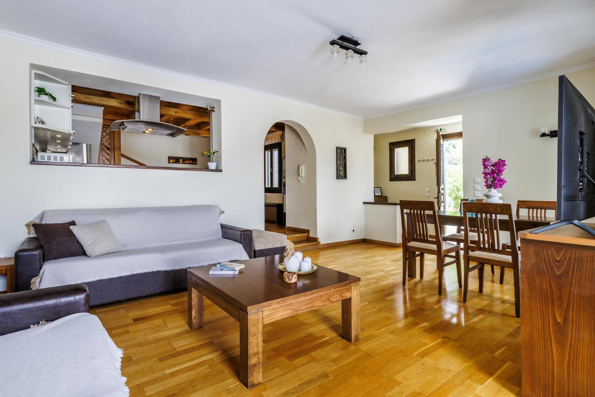 Alexandra Pool Villa - Comfort & Views Near Town view 5